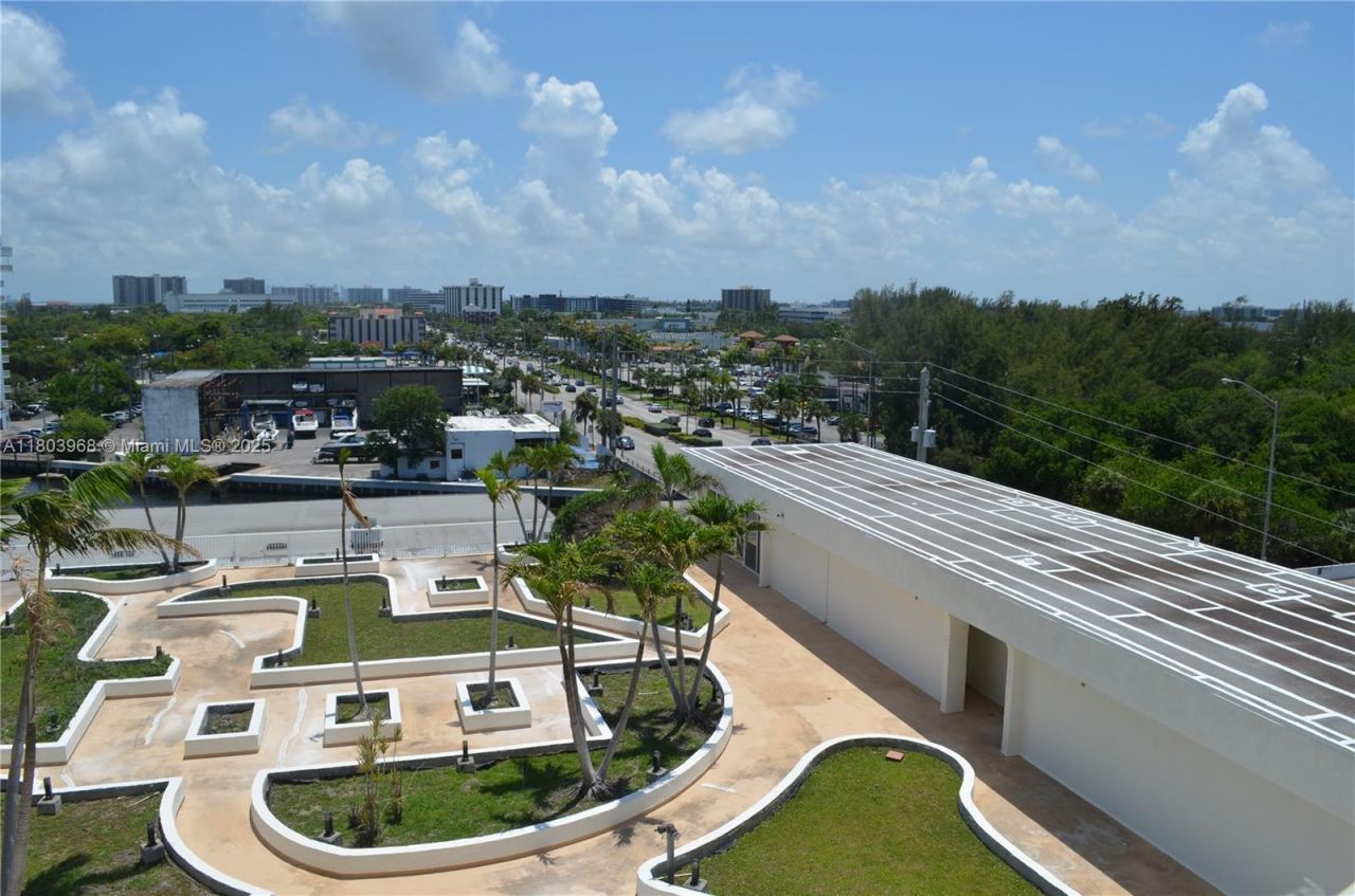 13499 Biscayne Blvd, Unit 702, North Miami, FL 33181 Photo