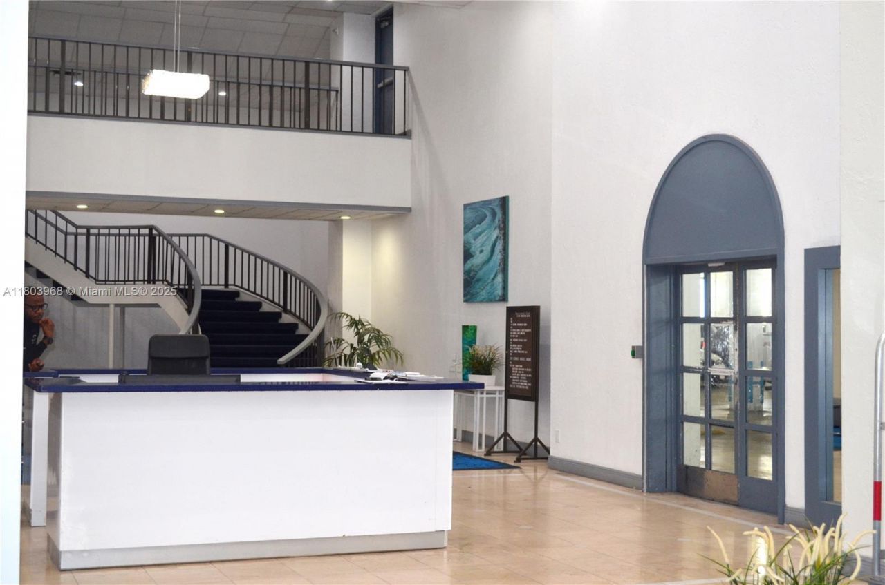 13499 Biscayne Blvd, Unit 702, North Miami, FL 33181 Photo