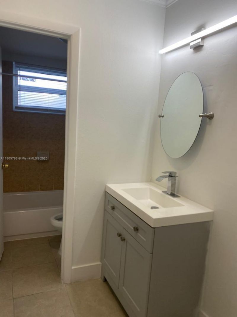 1975 NE 135th St, Unit 2D, North Miami, FL 33181 Photo