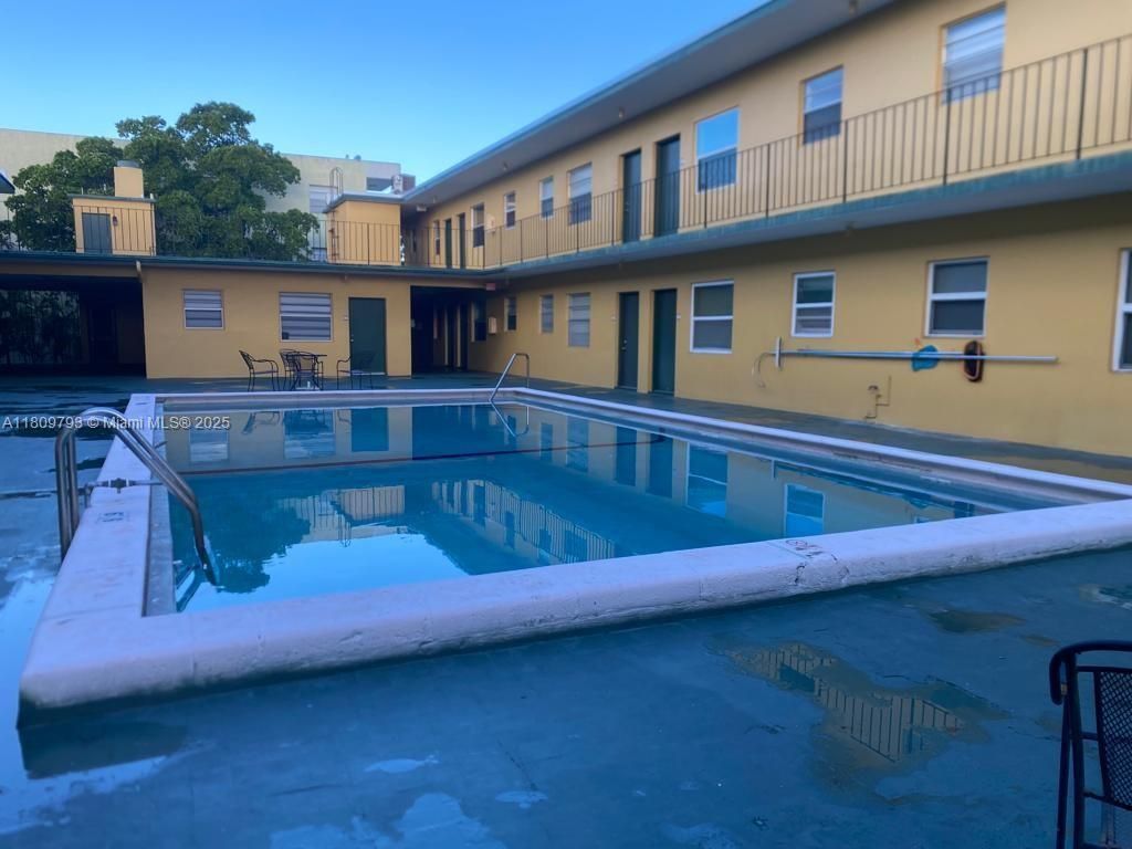 1975 NE 135th St, Unit 2D, North Miami, FL 33181 Photo