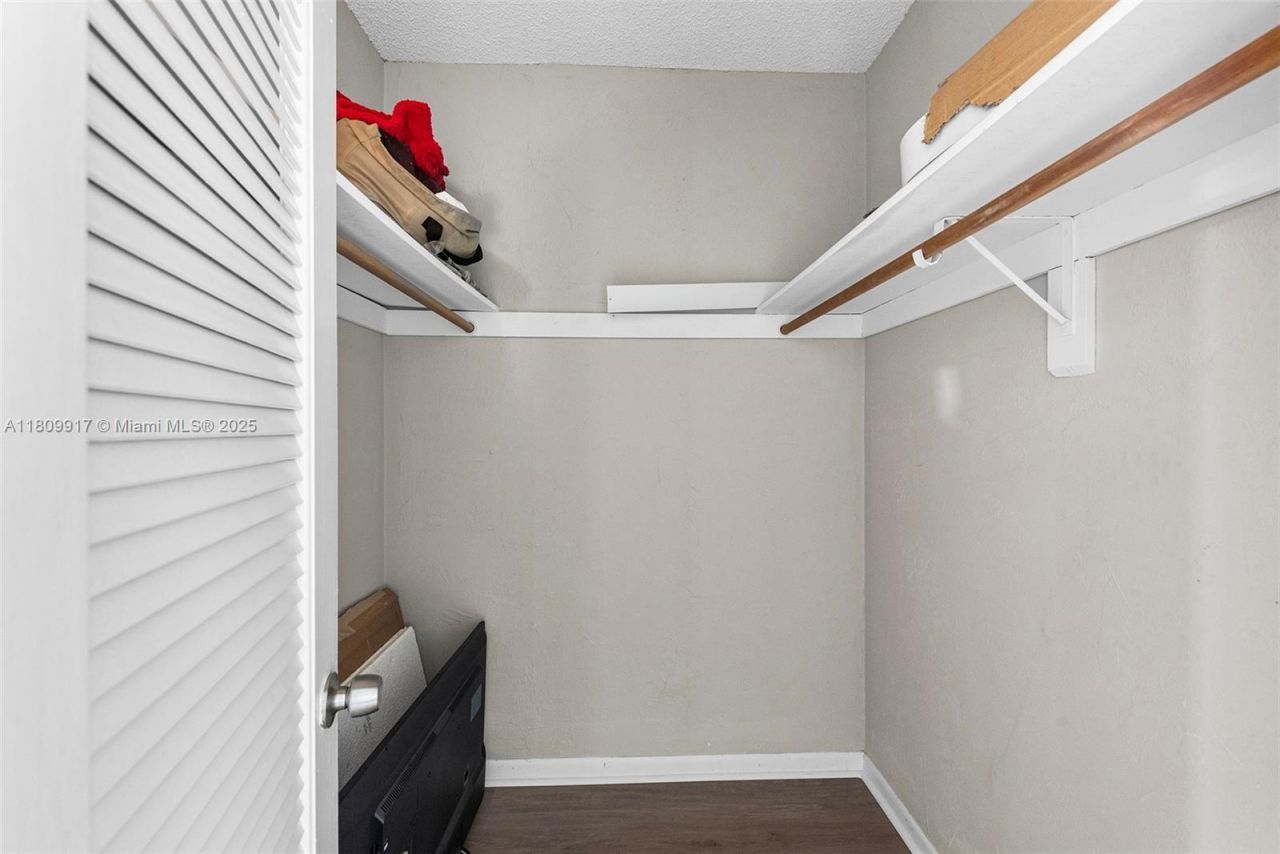 19380 Collins Ave, Unit 317, Sunny Isles Beach, FL 33160 Photo