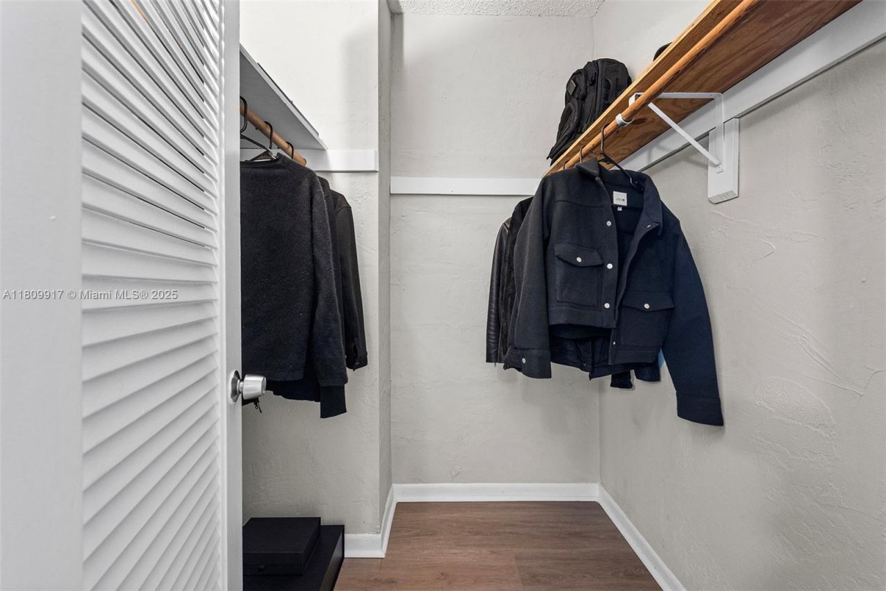 19380 Collins Ave, Unit 317, Sunny Isles Beach, FL 33160 Photo