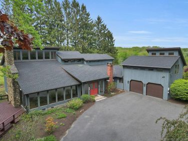 89 East, Morris, CT 06763