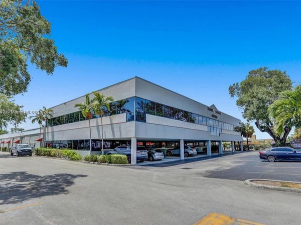 2870 Stirling Rd, Hollywood, FL 33020
