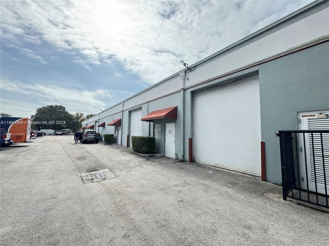 2870 Stirling Rd, Hollywood, FL 33020 Photo