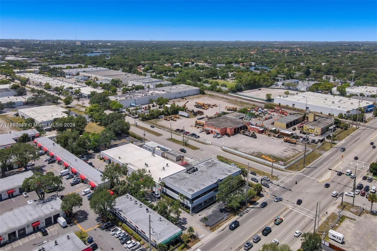 2870 Stirling Rd, Hollywood, FL 33020 Photo