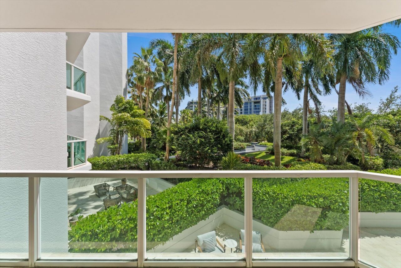 550 SE Mizner Boulevard, Unit B206, Boca Raton, FL 33432 Photo