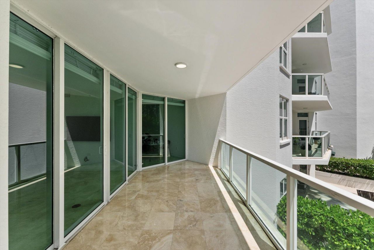 550 SE Mizner Boulevard, Unit B206, Boca Raton, FL 33432 Photo