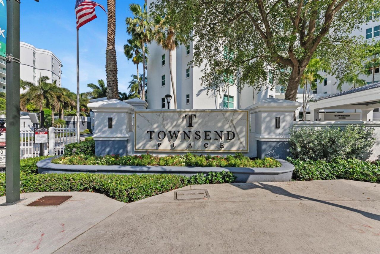 550 SE Mizner Boulevard, Unit B206, Boca Raton, FL 33432 Photo