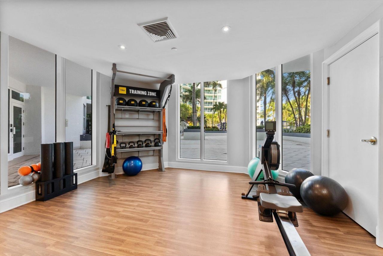 550 SE Mizner Boulevard, Unit B206, Boca Raton, FL 33432 Photo