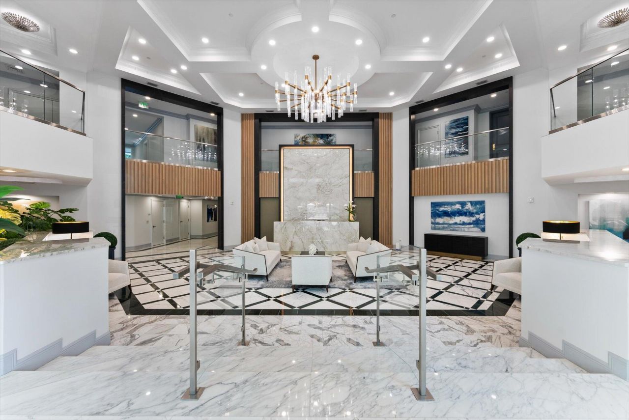 550 SE Mizner Boulevard, Unit B206, Boca Raton, FL 33432 Photo