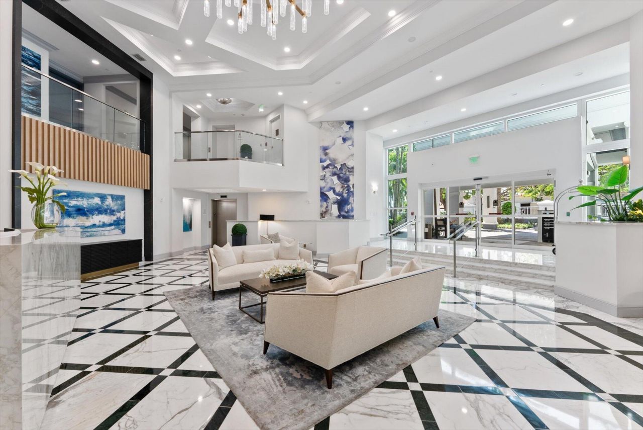 550 SE Mizner Boulevard, Unit B206, Boca Raton, FL 33432 Photo