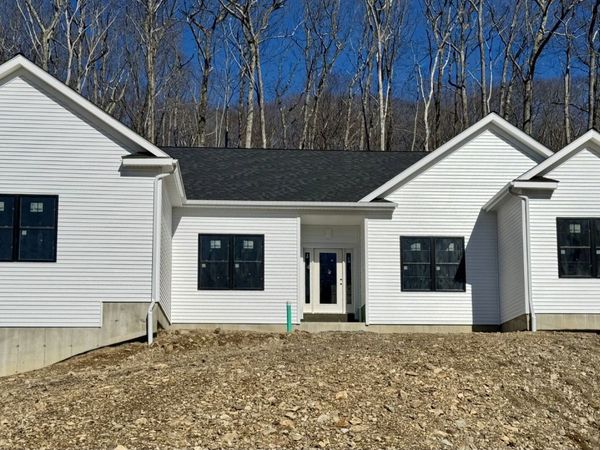 18 Deer Run, Middlebury, CT 06762