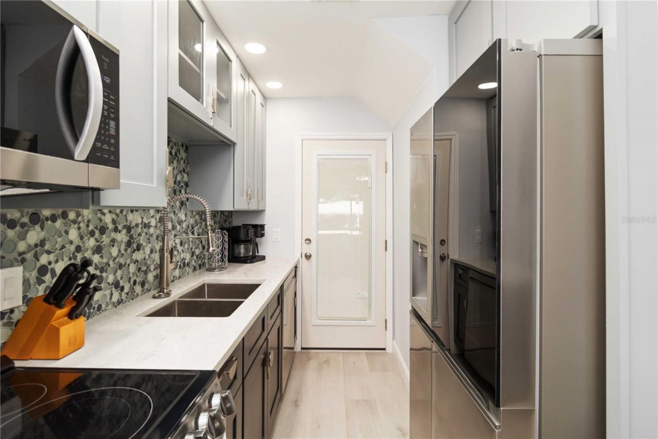 1500 Park Beach Circle, Unit 5E, Punta Gorda, FL 33950 Photo