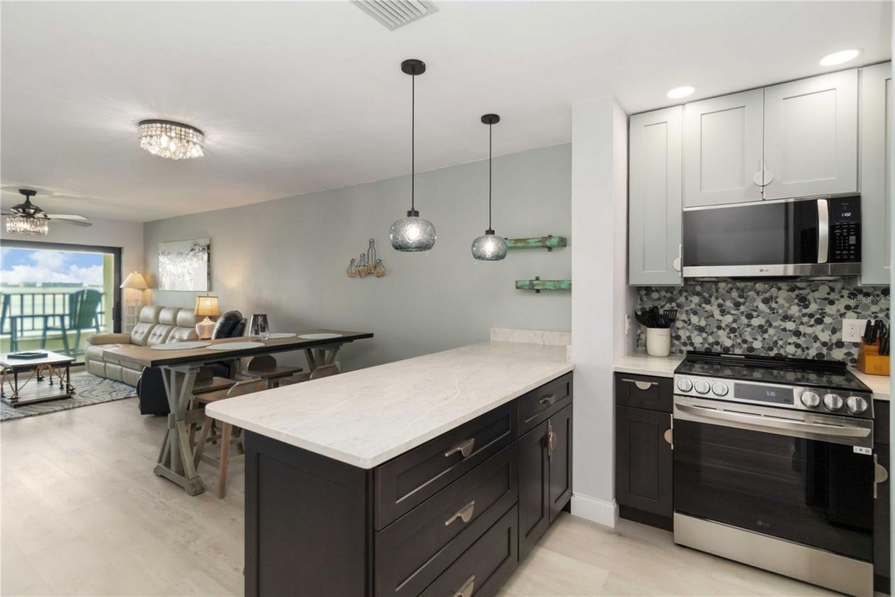 1500 Park Beach Circle, Unit 5E, Punta Gorda, FL 33950 Photo