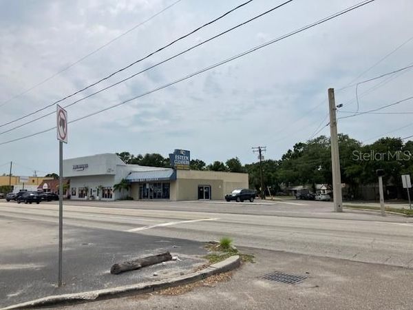 4223 HENDERSON BOULEVARD, TAMPA, FL 33629