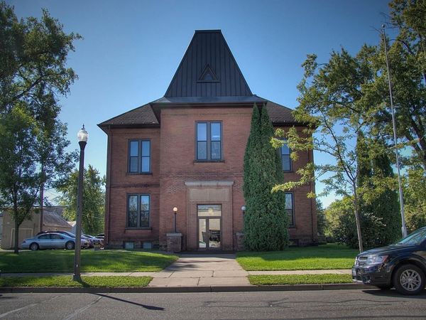 237 2nd Avenue SW, Cambridge, MN 55008