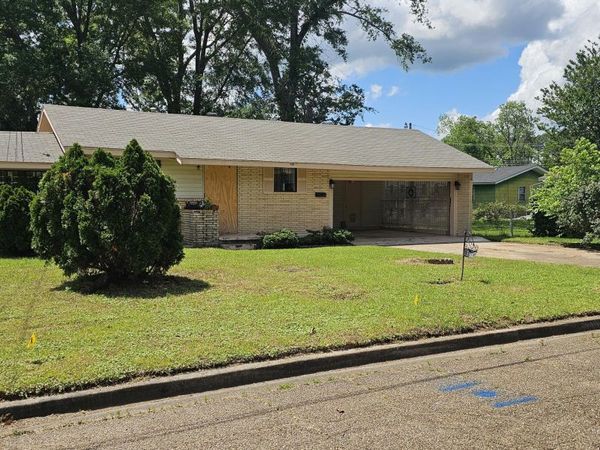 1483 Rockdale Drive, Jackson, MS 39213