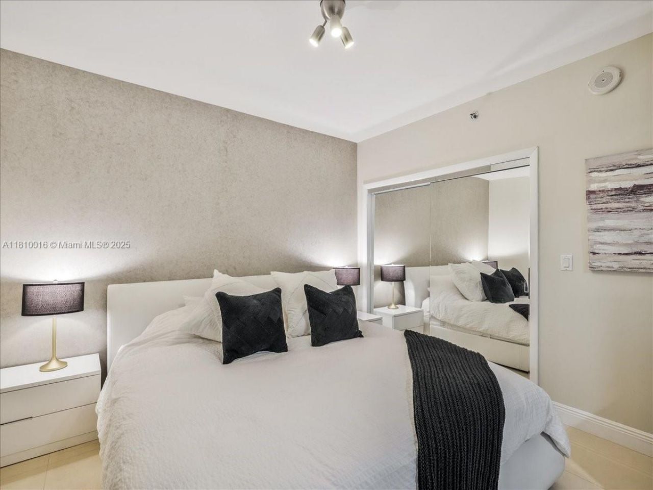 1830 S Ocean Dr, Unit 5009, Hallandale Beach, FL 33009 Photo