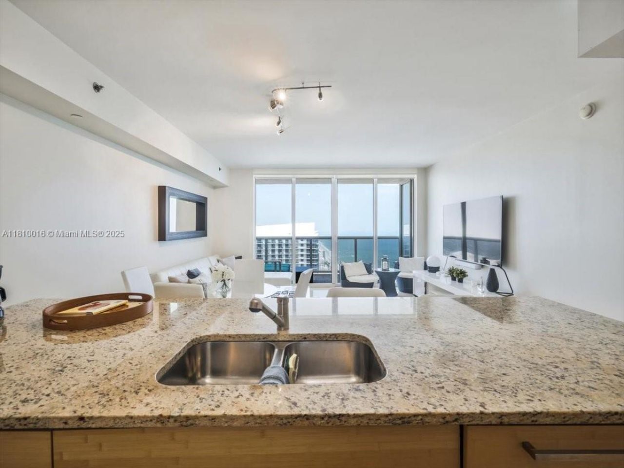 1830 S Ocean Dr, Unit 5009, Hallandale Beach, FL 33009 Photo