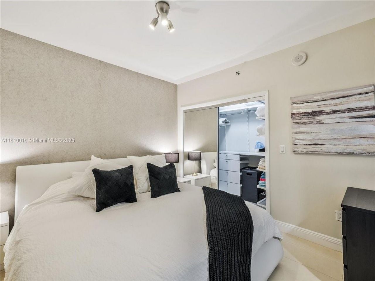 1830 S Ocean Dr, Unit 5009, Hallandale Beach, FL 33009 Photo