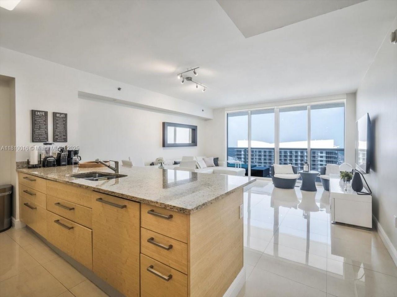 1830 S Ocean Dr, Unit 5009, Hallandale Beach, FL 33009 Photo