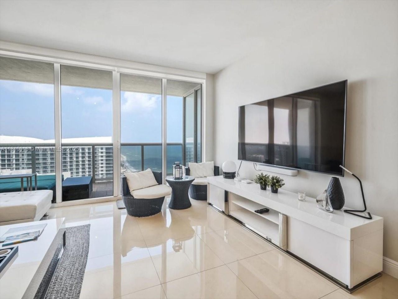 1830 S Ocean Dr, Unit 5009, Hallandale Beach, FL 33009 Photo