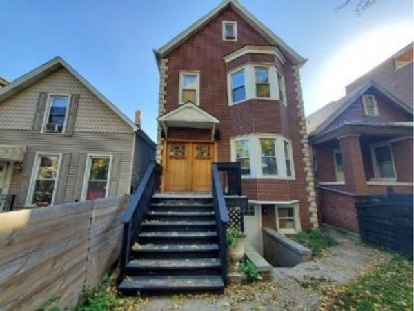 2863 W Belden Avenue, Unit 2, Chicago, IL 60647