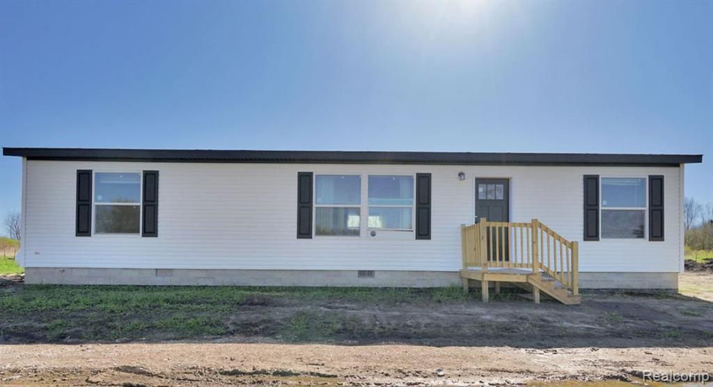 7376 Capac Road, Capac Vlg, MI 48097 Main Photo