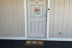 1900 Duffy St. photo 4