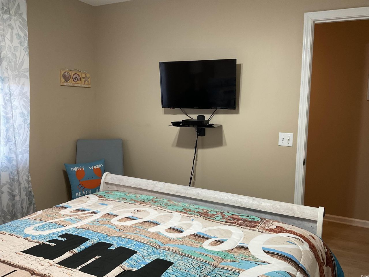 1900 Duffy St. Photo 4