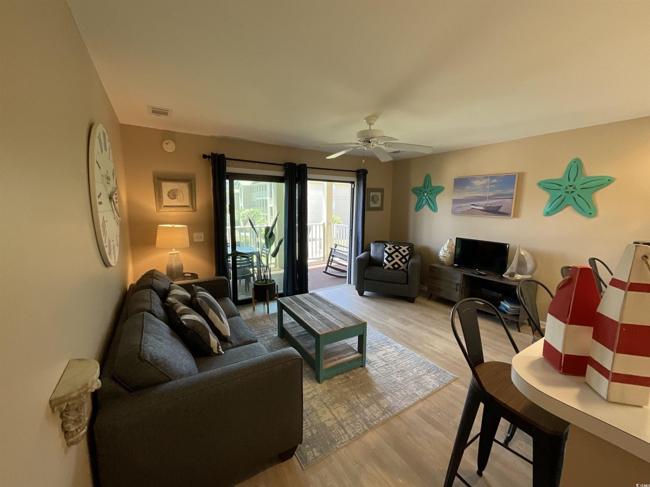 1900 Duffy St. Photo 7