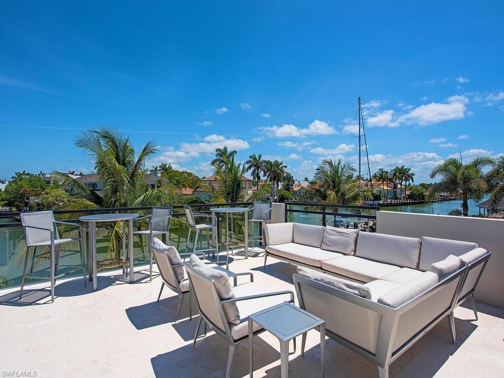 661 Galleon Dr, Naples, FL 34102 Photo