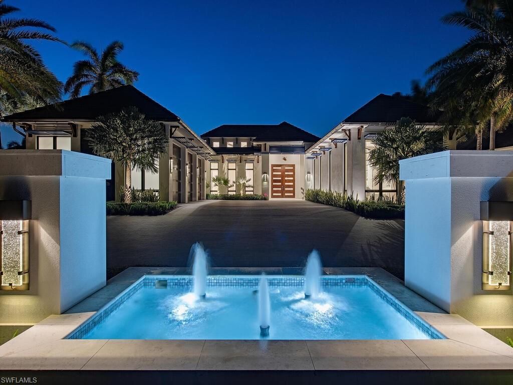 661 Galleon Dr, Naples, FL 34102 Photo