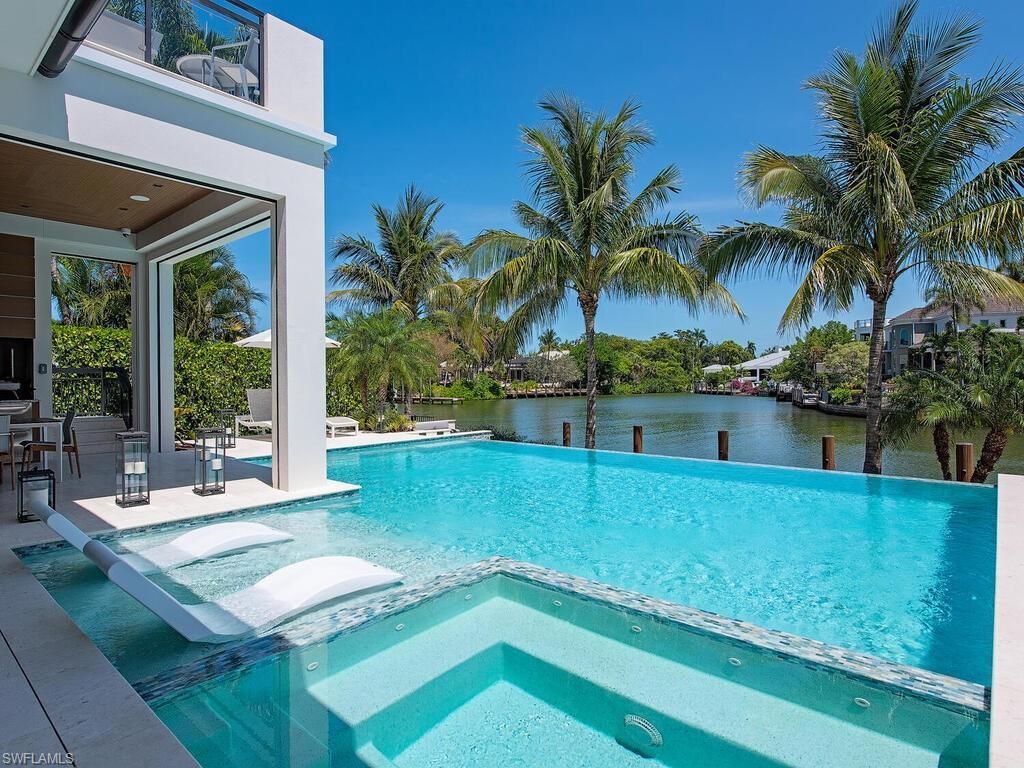 661 Galleon Dr, Naples, FL 34102 Photo