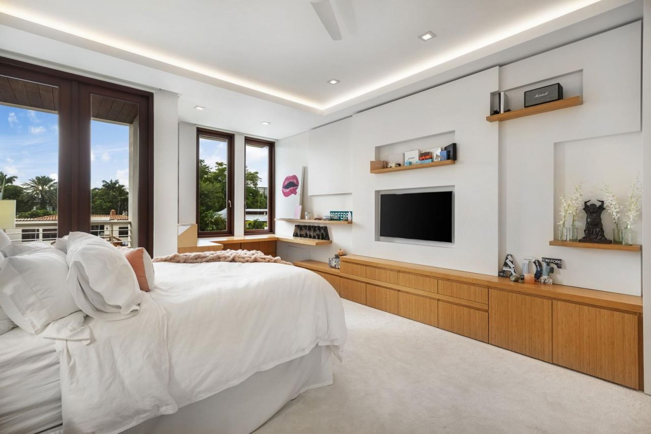 10 Pelican Drive, Fort Lauderdale, FL 33301 Photo