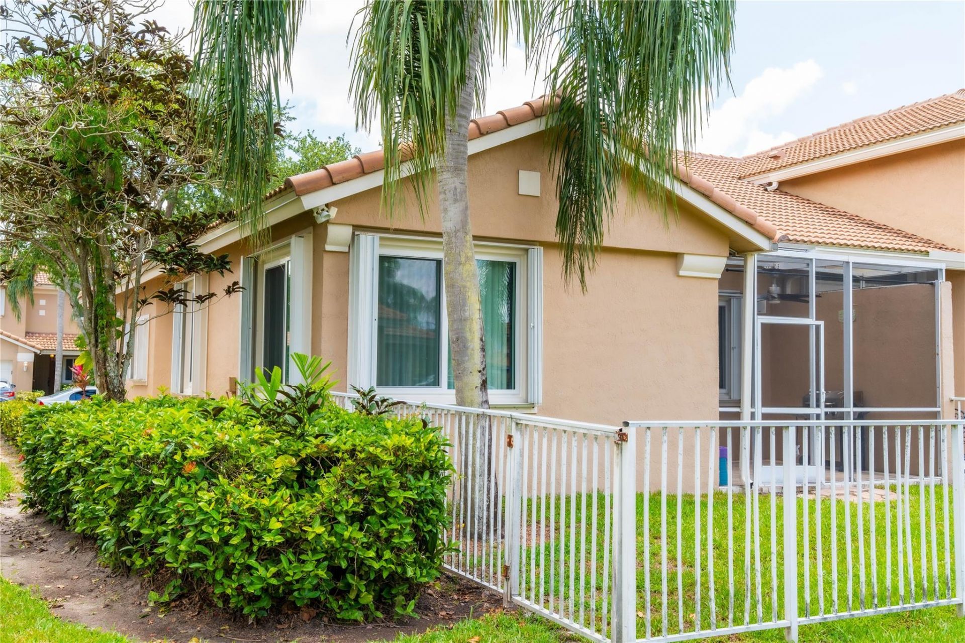 1102 SW 158th Avenue, Pembroke Pines, FL 33027 Photo