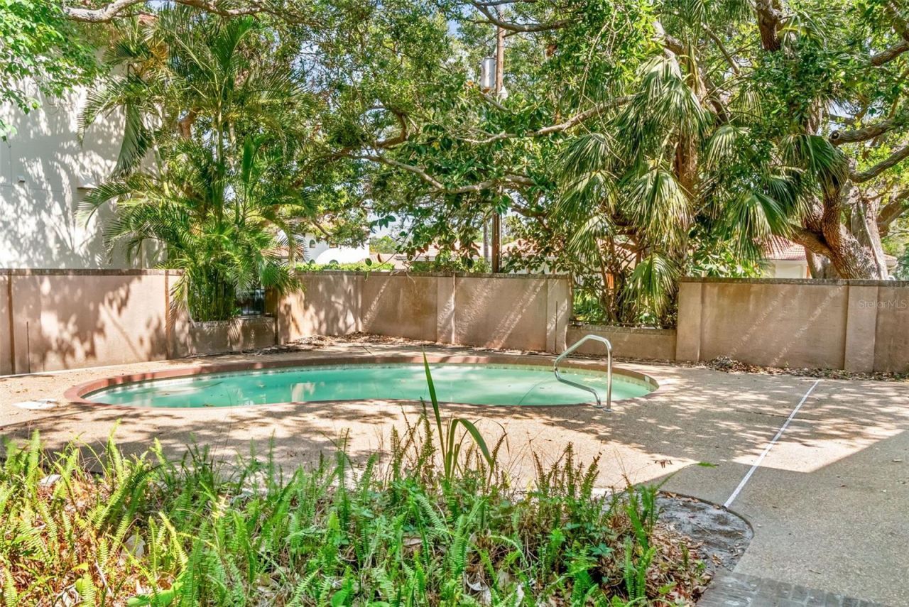 1671 South Drive, Sarasota, FL 34239 Photo