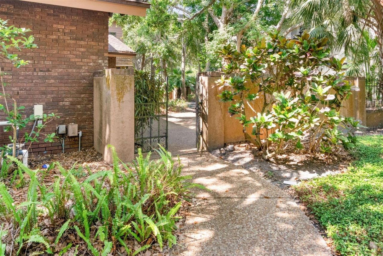 1671 South Drive, Sarasota, FL 34239 Photo