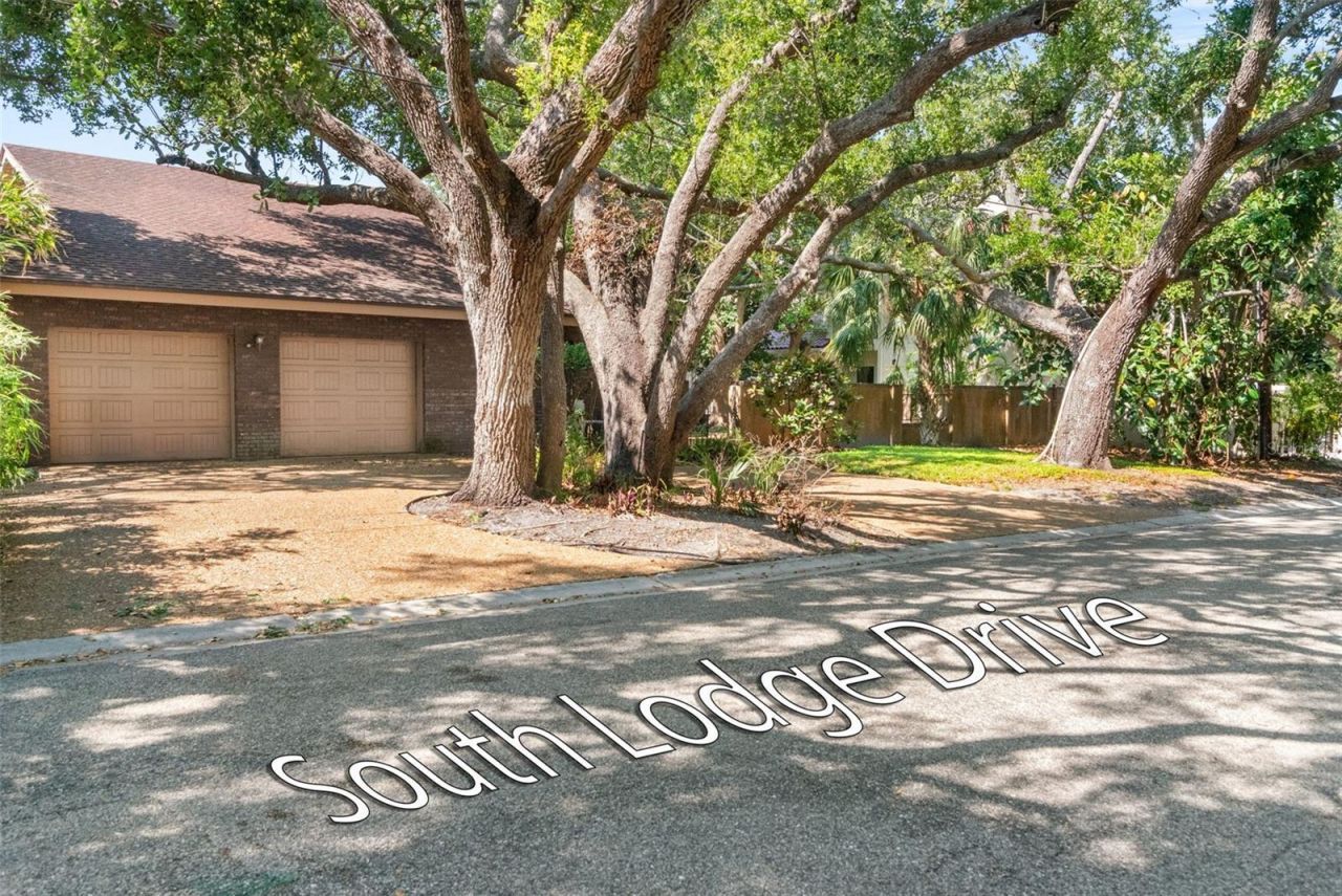 1671 South Drive, Sarasota, FL 34239 Photo