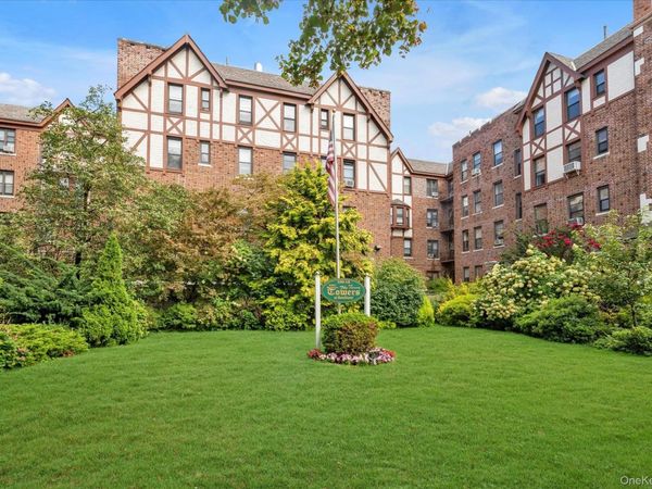 160-15 Powells Cove Boulevard, Unit D203, Beechhurst, NY 11357