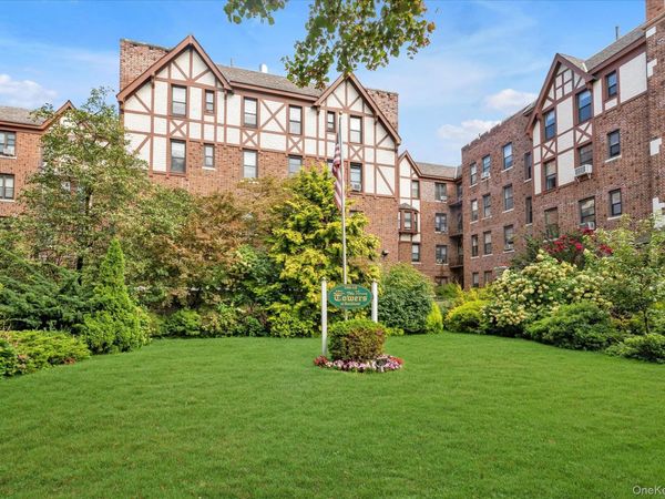 160-15 Powells Cove Boulevard, Unit D203, Beechhurst, NY 11357