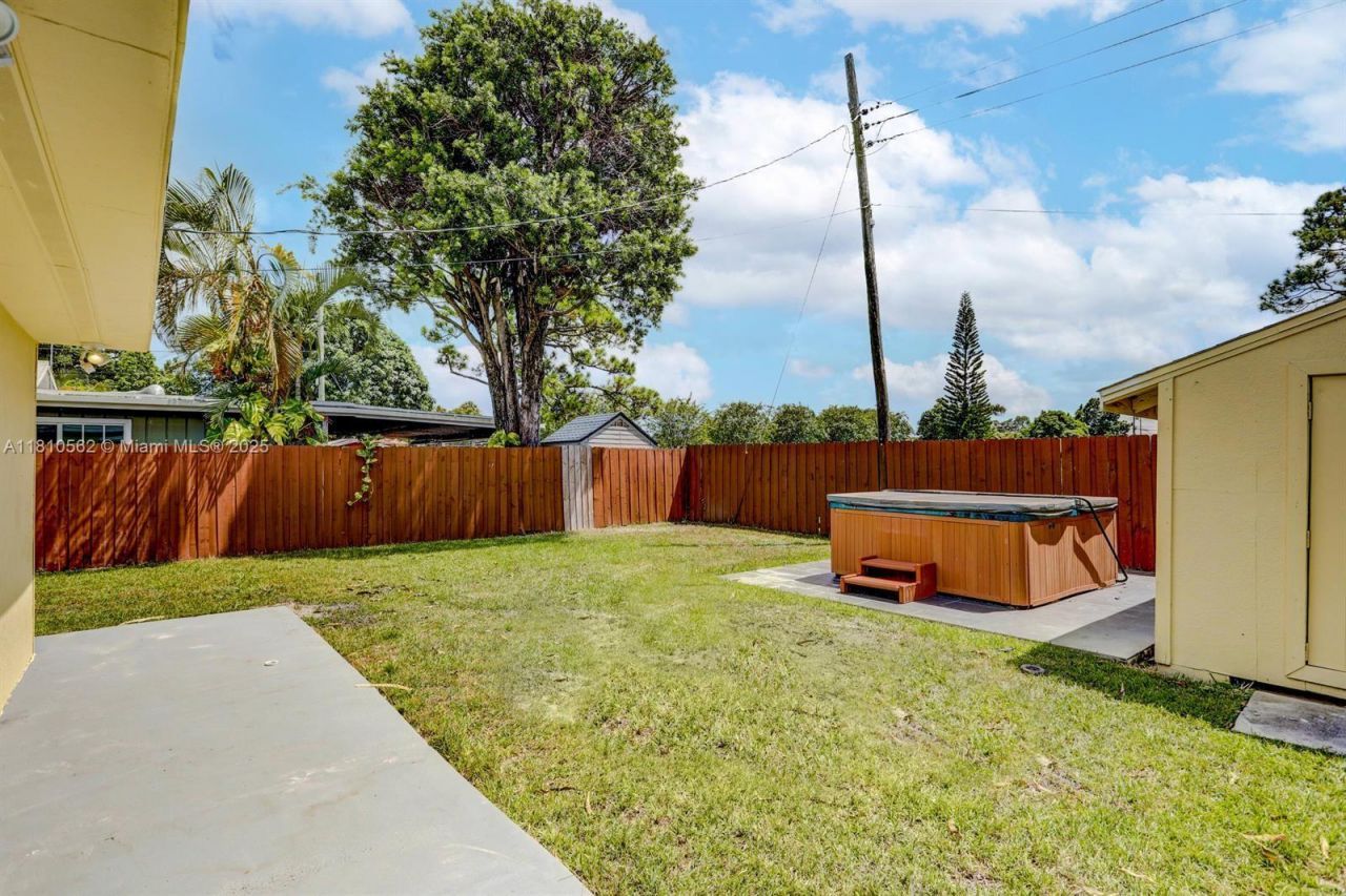 5156 Hartwick Ln, West Palm Beach, FL 33415 Photo