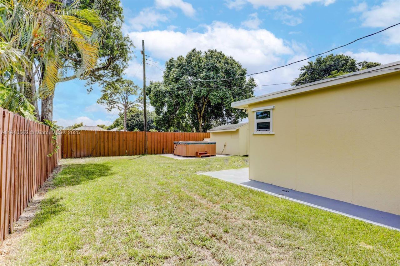 5156 Hartwick Ln, West Palm Beach, FL 33415 Photo