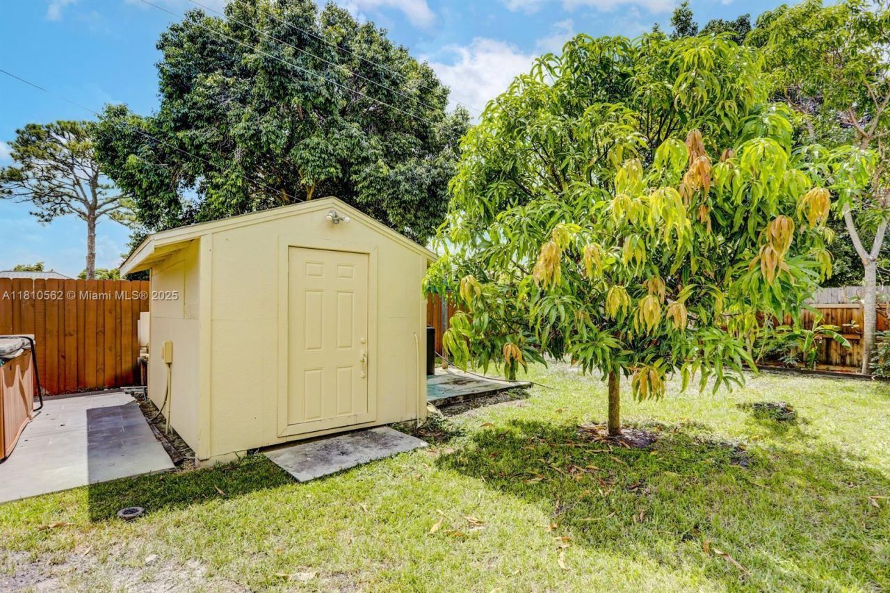 5156 Hartwick Ln, West Palm Beach, FL 33415 Photo