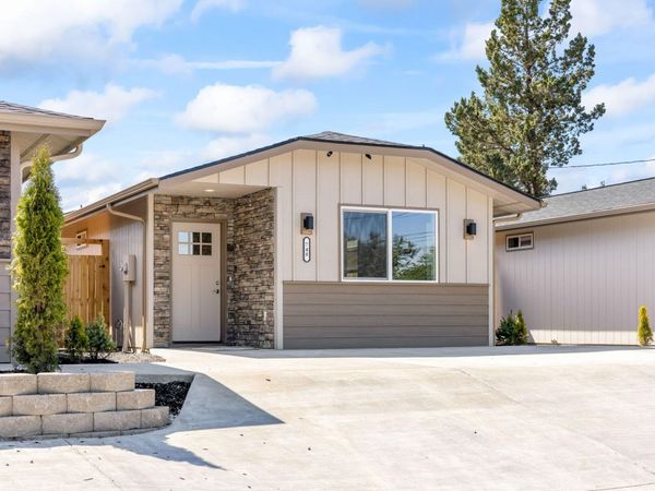 748 SW Madison Street, Madras, OR 97741