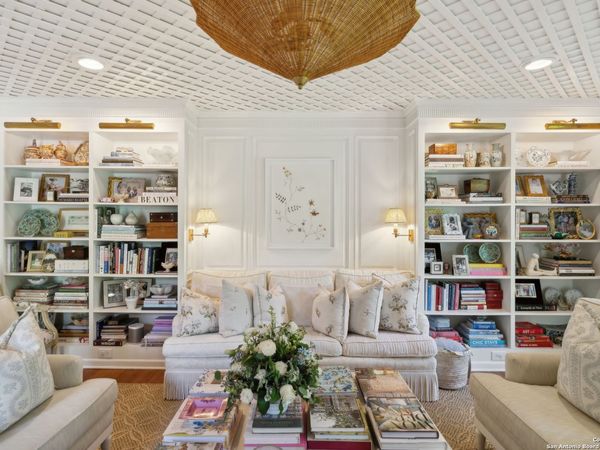 643 Terrell Rd, Terrell Hills, TX 78209