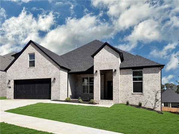 2822 N Grey Squirrel Drive, Fayetteville, AR 72704