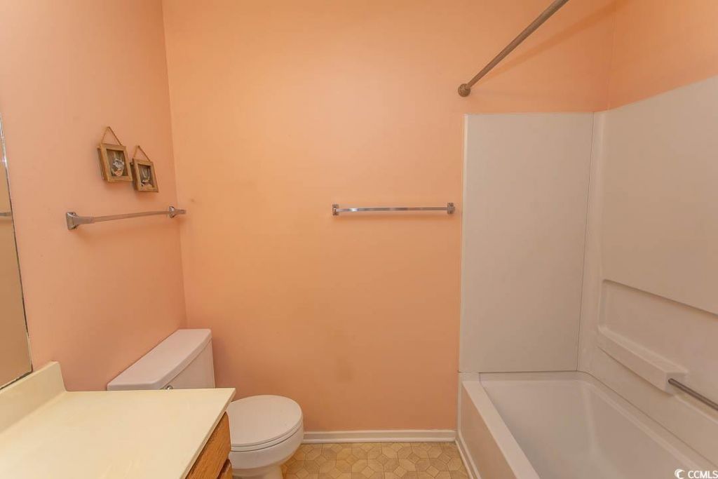 305 N Hillside Dr. Photo 22