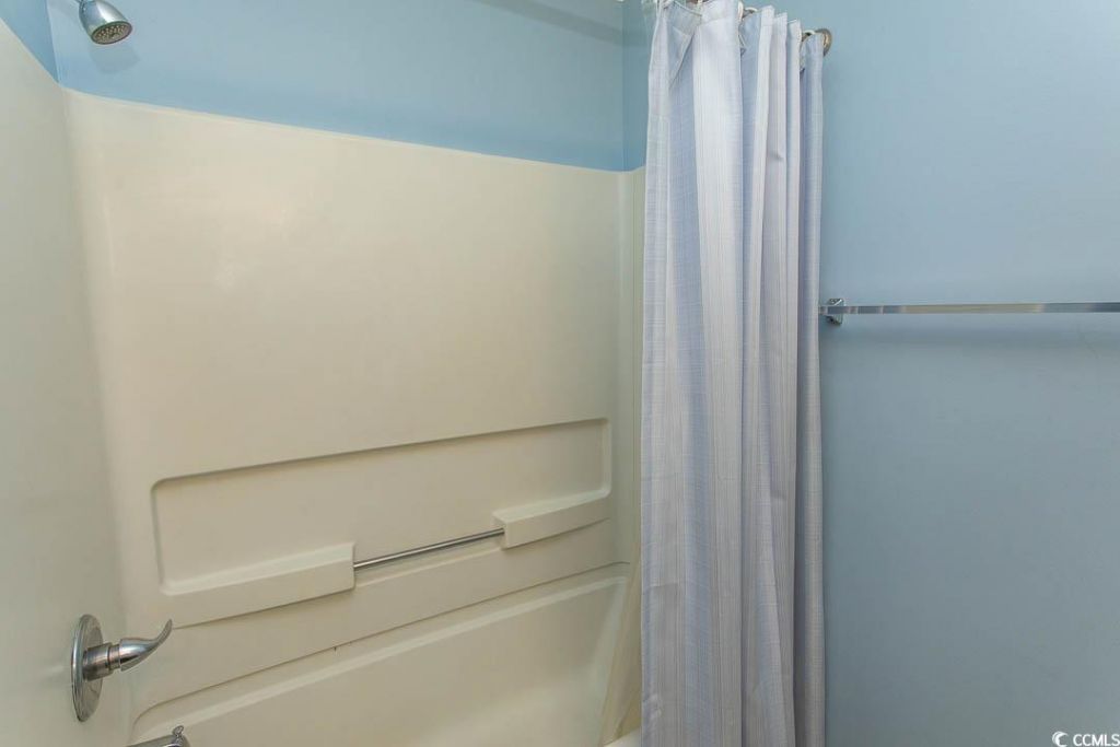 305 N Hillside Dr. Photo 31